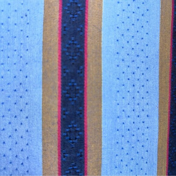 Foxcroft Women’s 12 Blue Striped Shirt Button Front Raised Print Long Sleeve - Picture 8 of 10